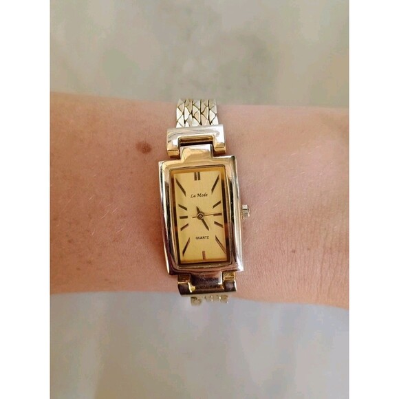 Vintage La Mode Gold Tone Quartz Watch Japan Movement Mesh Band Mint Works! - Picture 8 of 8